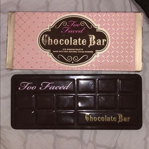 Too faced like new chocolate bar palette
